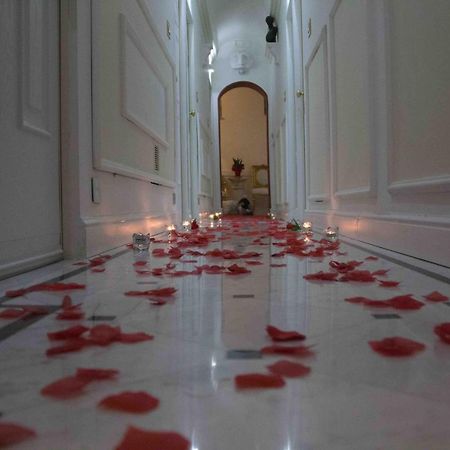 Erossuite Guesthouse โรม ภายนอก รูปภาพ