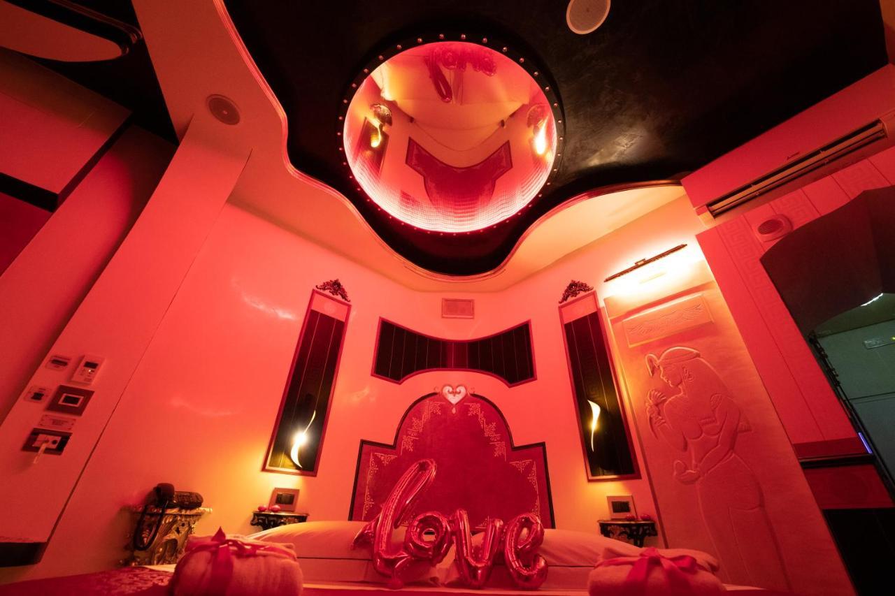 Erossuite Guesthouse โรม ภายนอก รูปภาพ