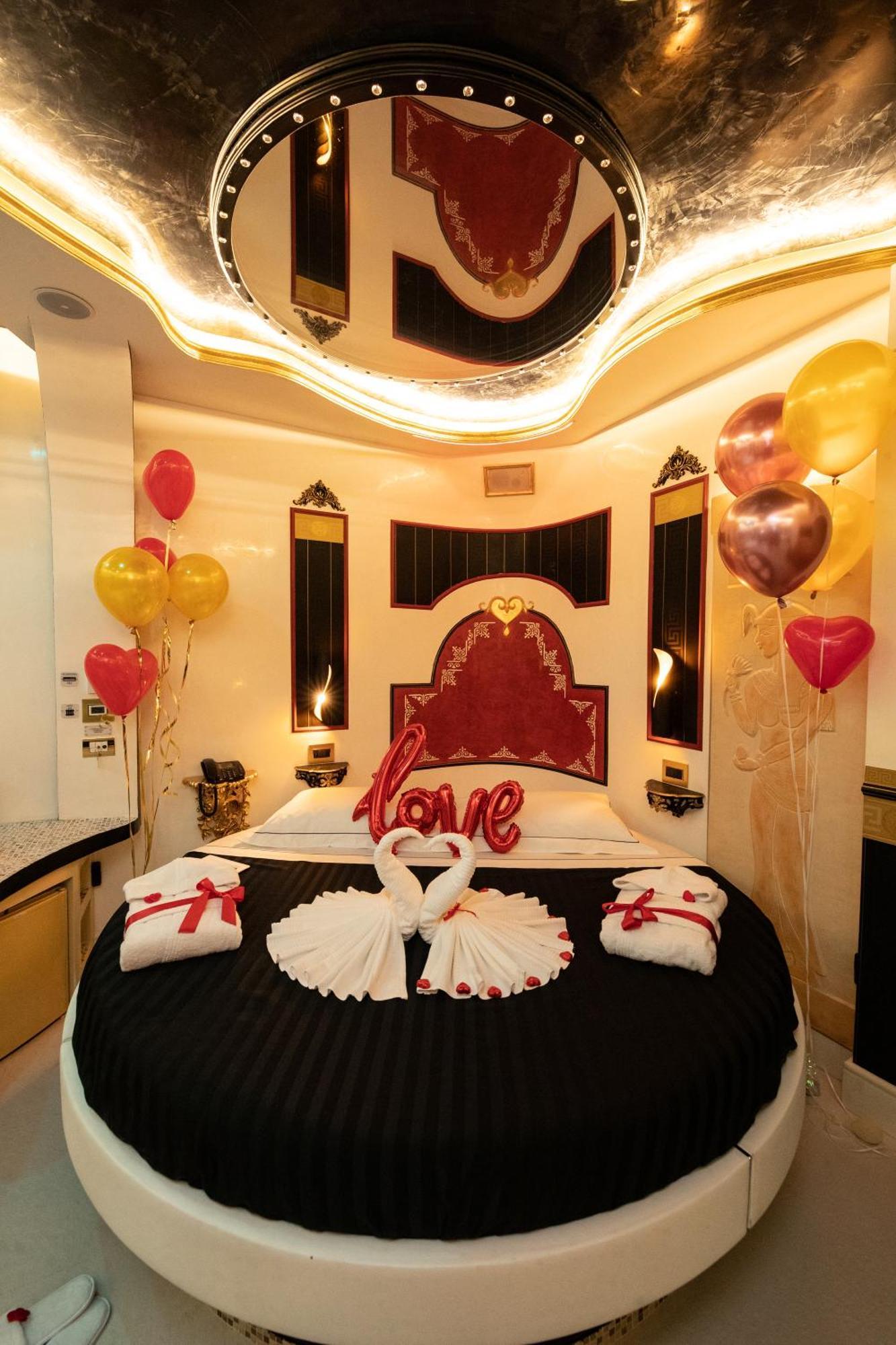 Erossuite Guesthouse โรม ภายนอก รูปภาพ